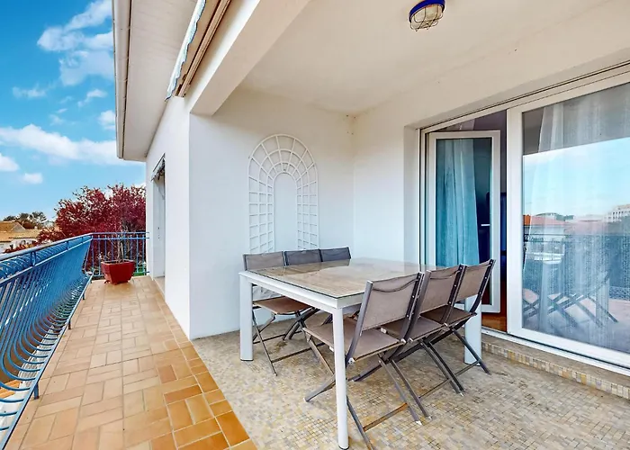 2 Bedroom Awesome Apartment In Royan