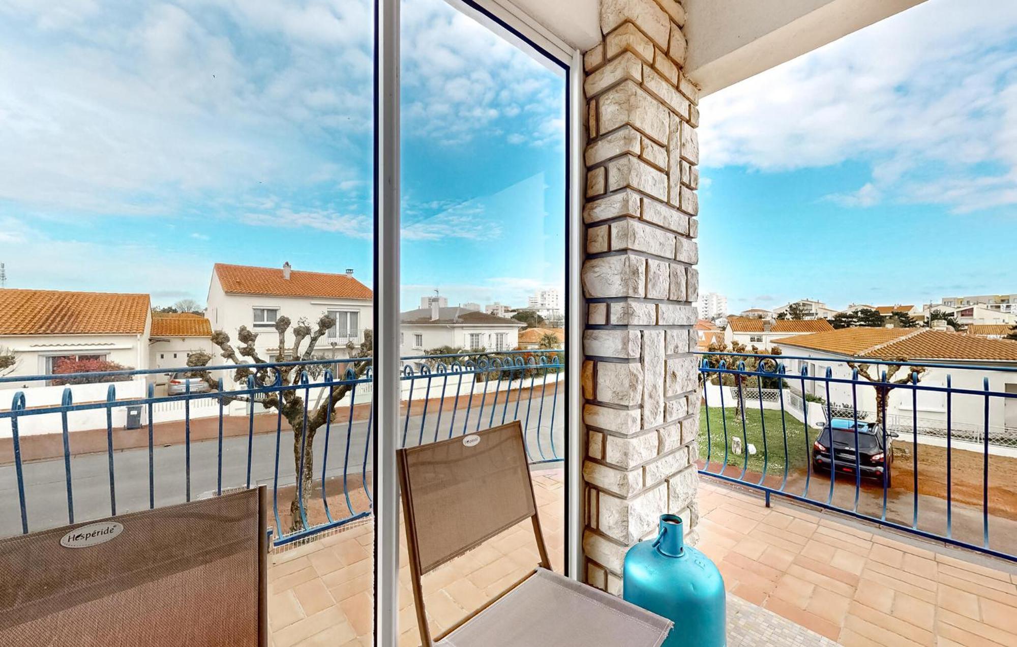 2 Bedroom Awesome In * Royan
