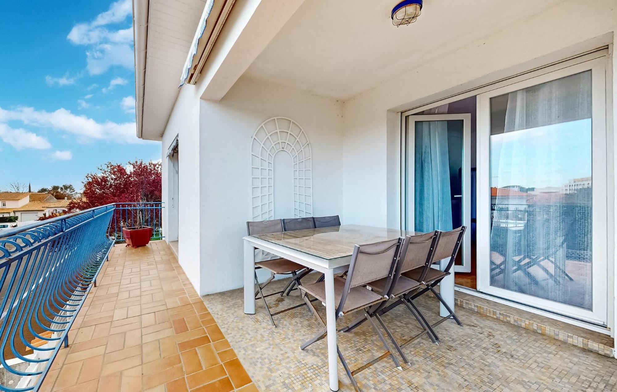 2 Bedroom Awesome In *