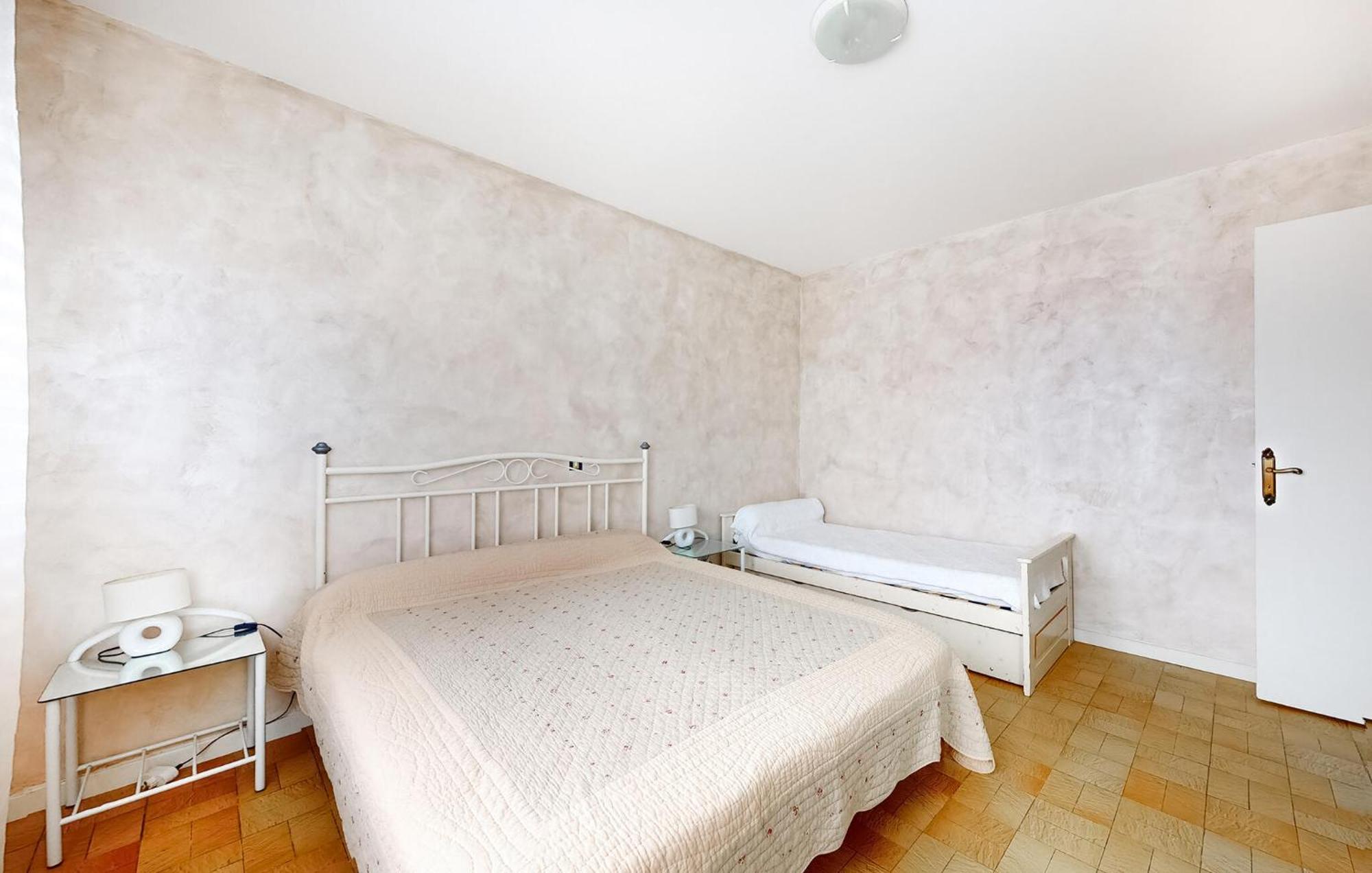 Appartement 2 Bedroom Awesome In *