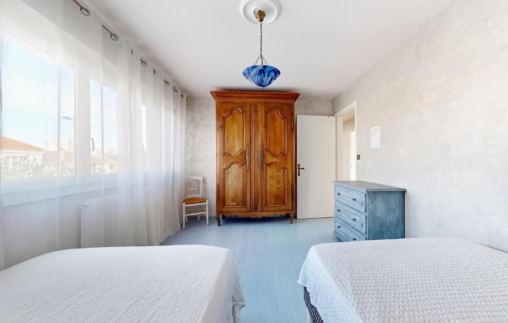Appartement 2 Bedroom Awesome In *