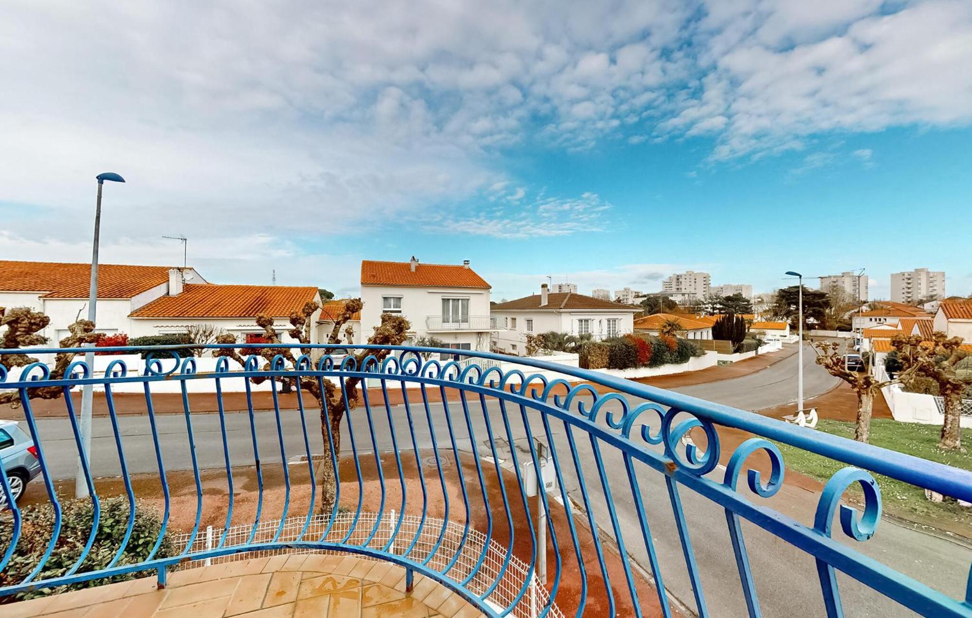 2 Bedroom Awesome In *